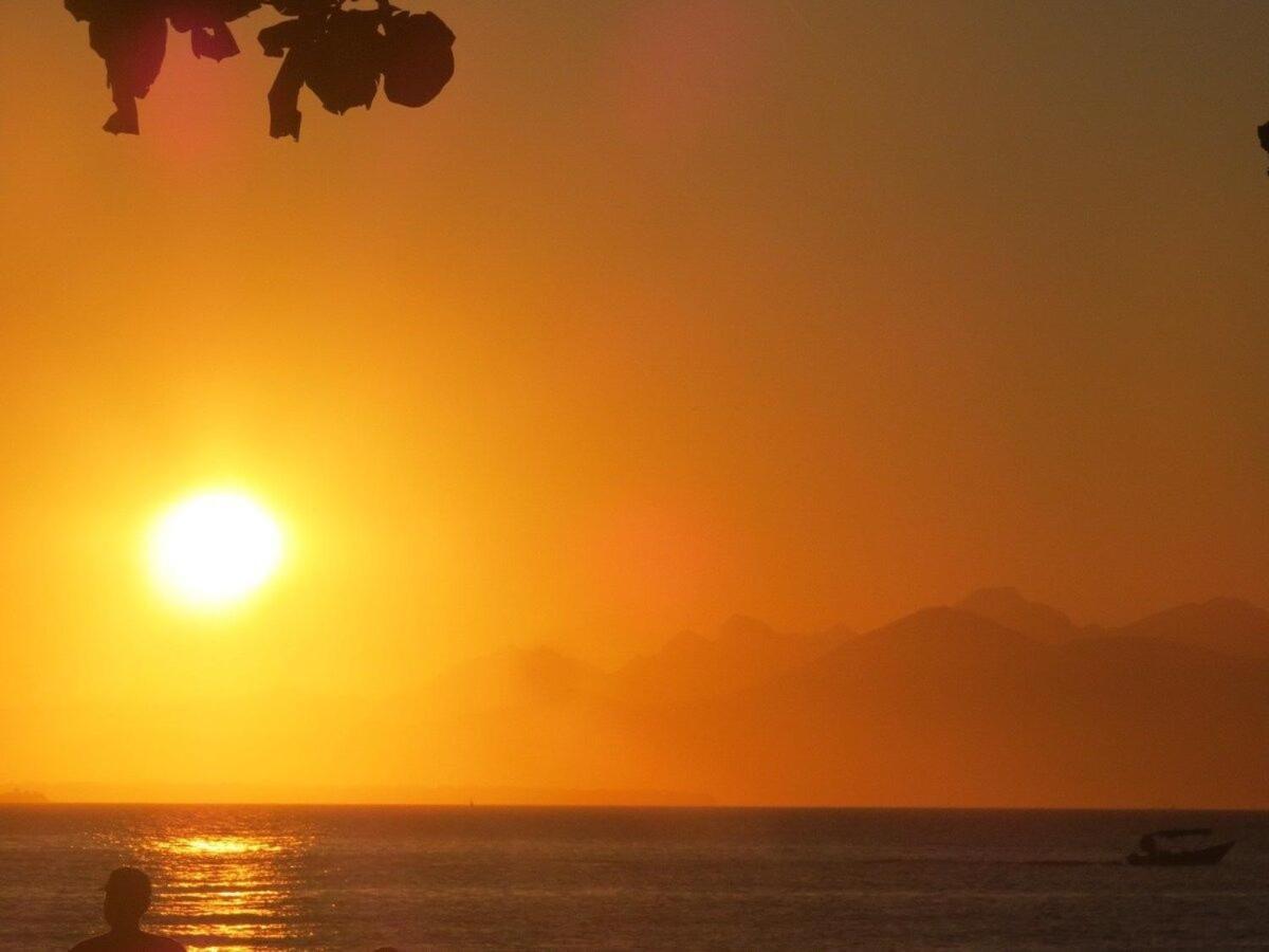 Casa Estilosa E Rustica Com Vista Para O Por Do Sol Da Ilha Do Mel! Экстерьер фото